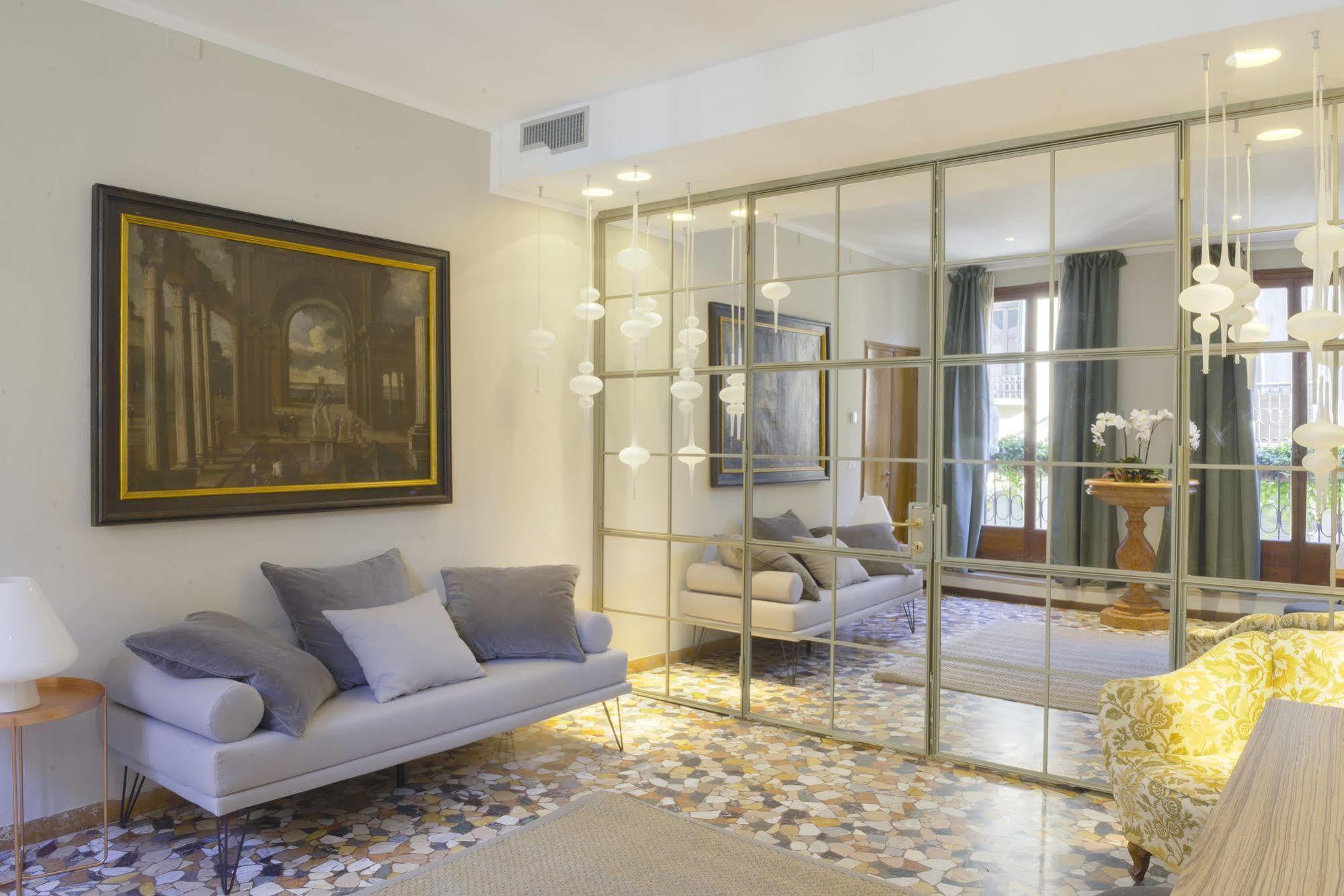 Joseph Apartments Venesia Bagian luar foto
